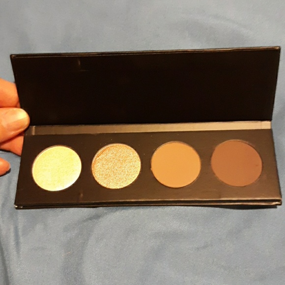 Younique Other - Quad palette with 4 pressed powders